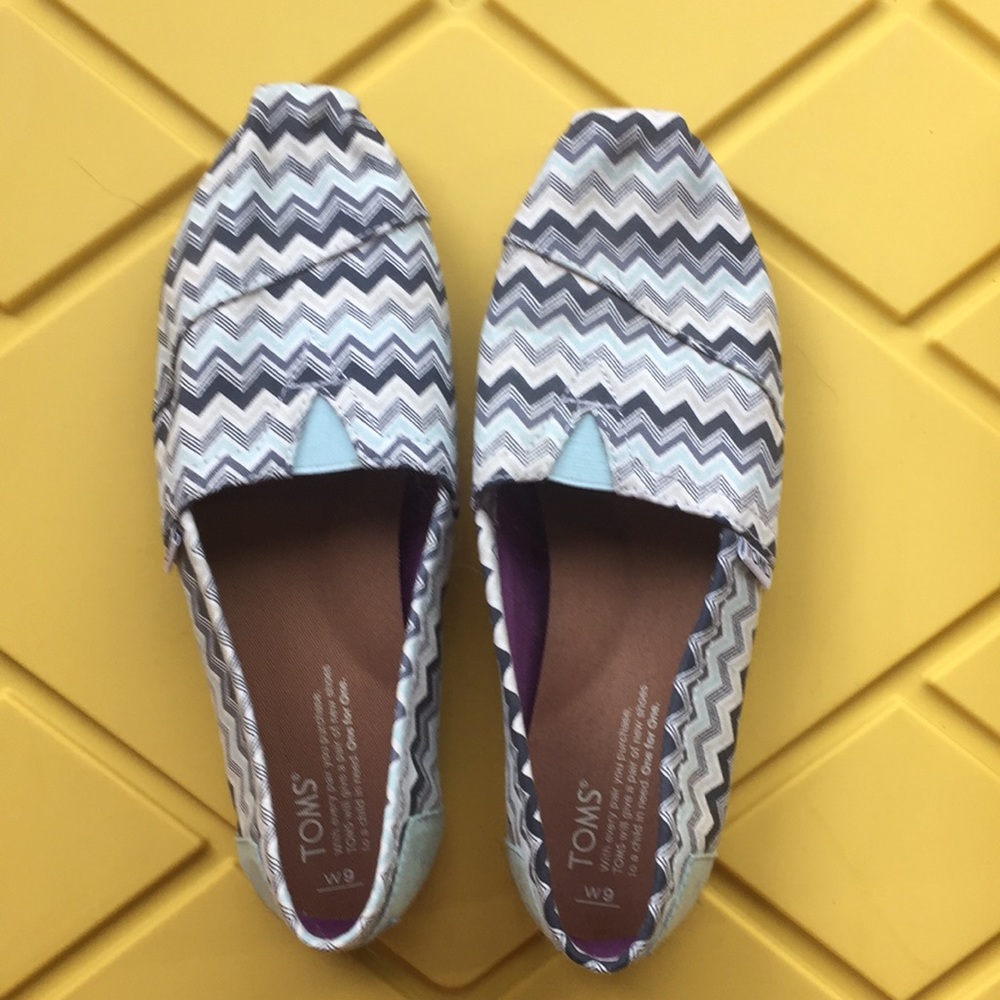Women’s Toms